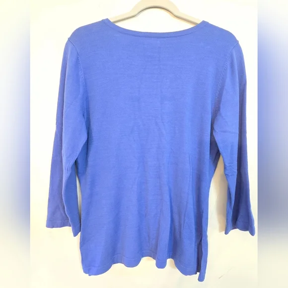 Jaclyn Smith Blue Knit Top With Floral Embroidered Vneck. Brand New With Tags. - Picture 5 of 7